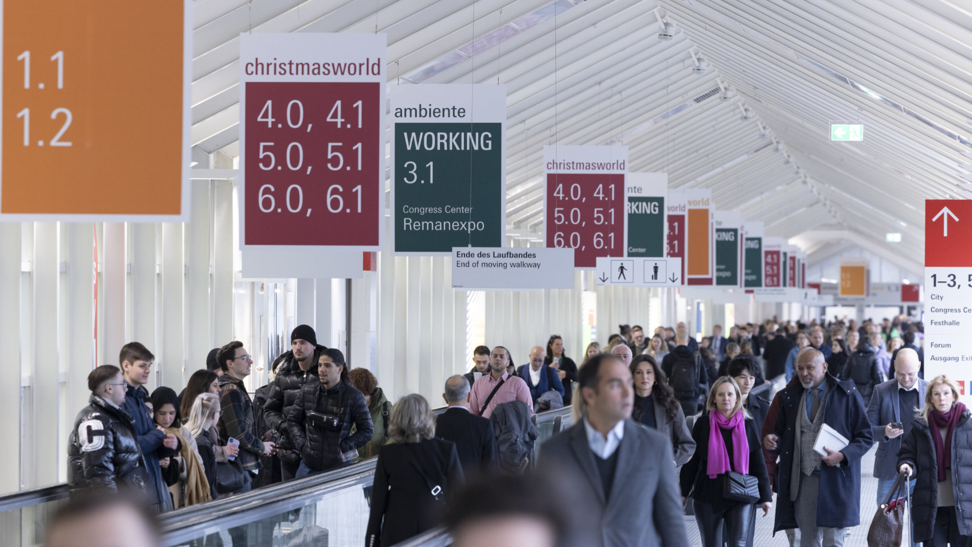 Messebesucher auf der Ambiente, Christmasworld und Creativeworld