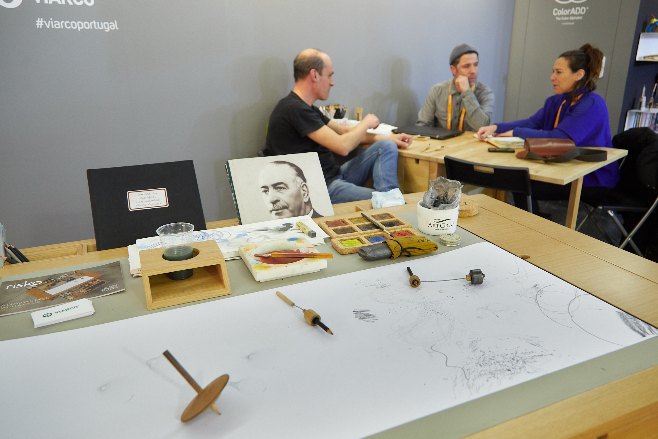 Graphic artists' and artists' requisites / Grafik- und Künstlerbedarf