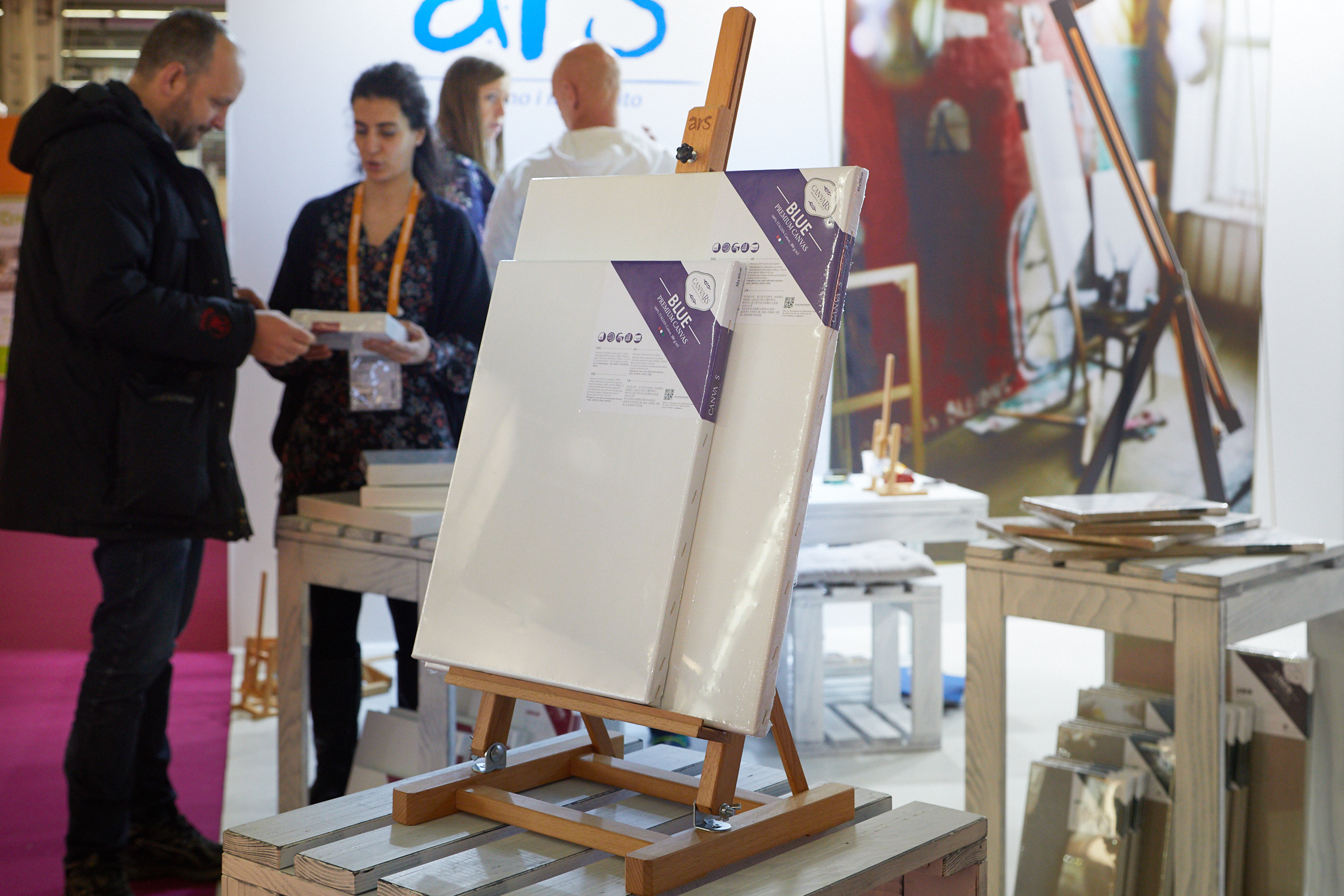 Graphic artists' and artists' requisites / Grafik- und Künstlerbedarf