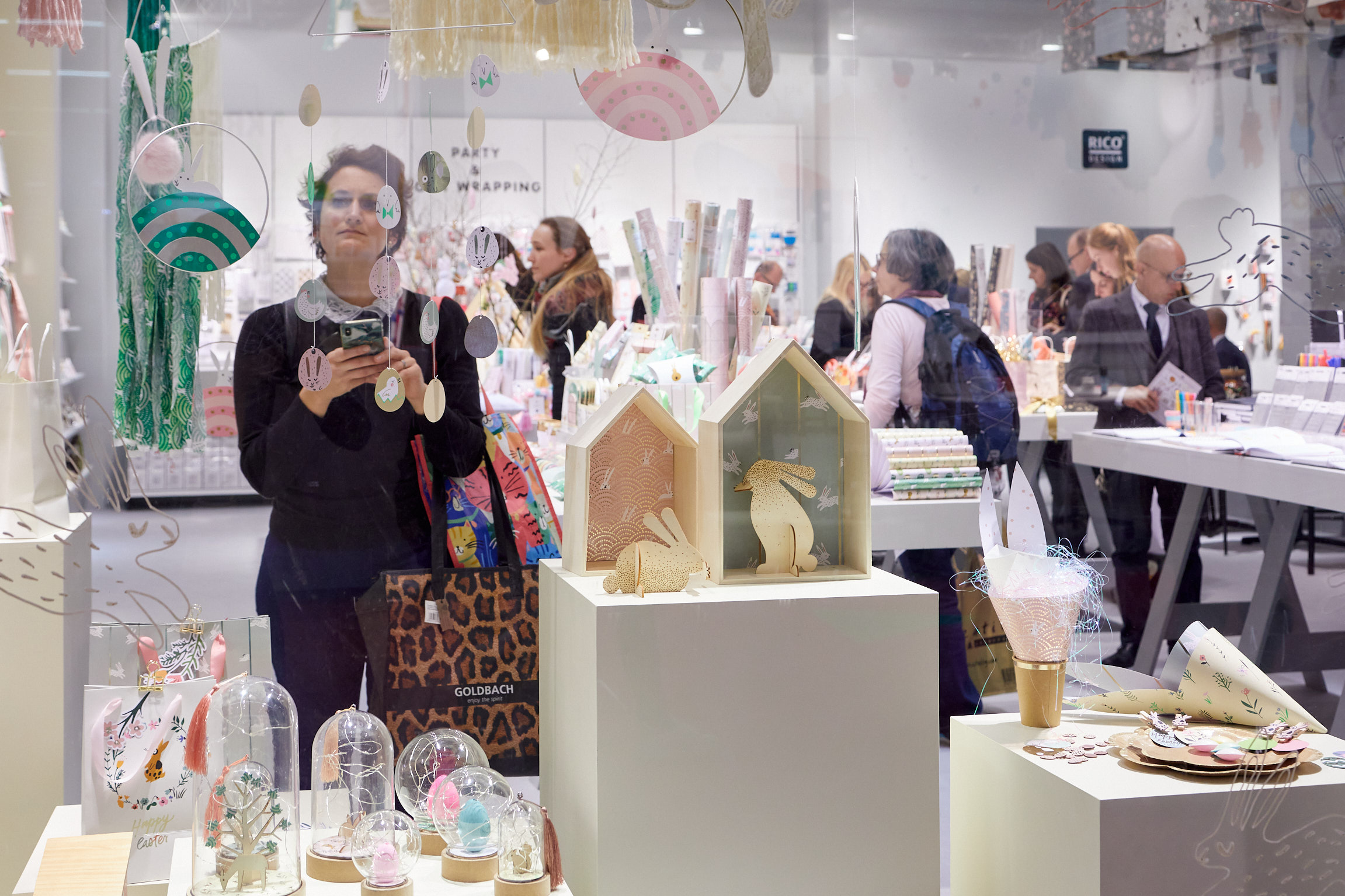 Woman discovers creative products at Creativeworld