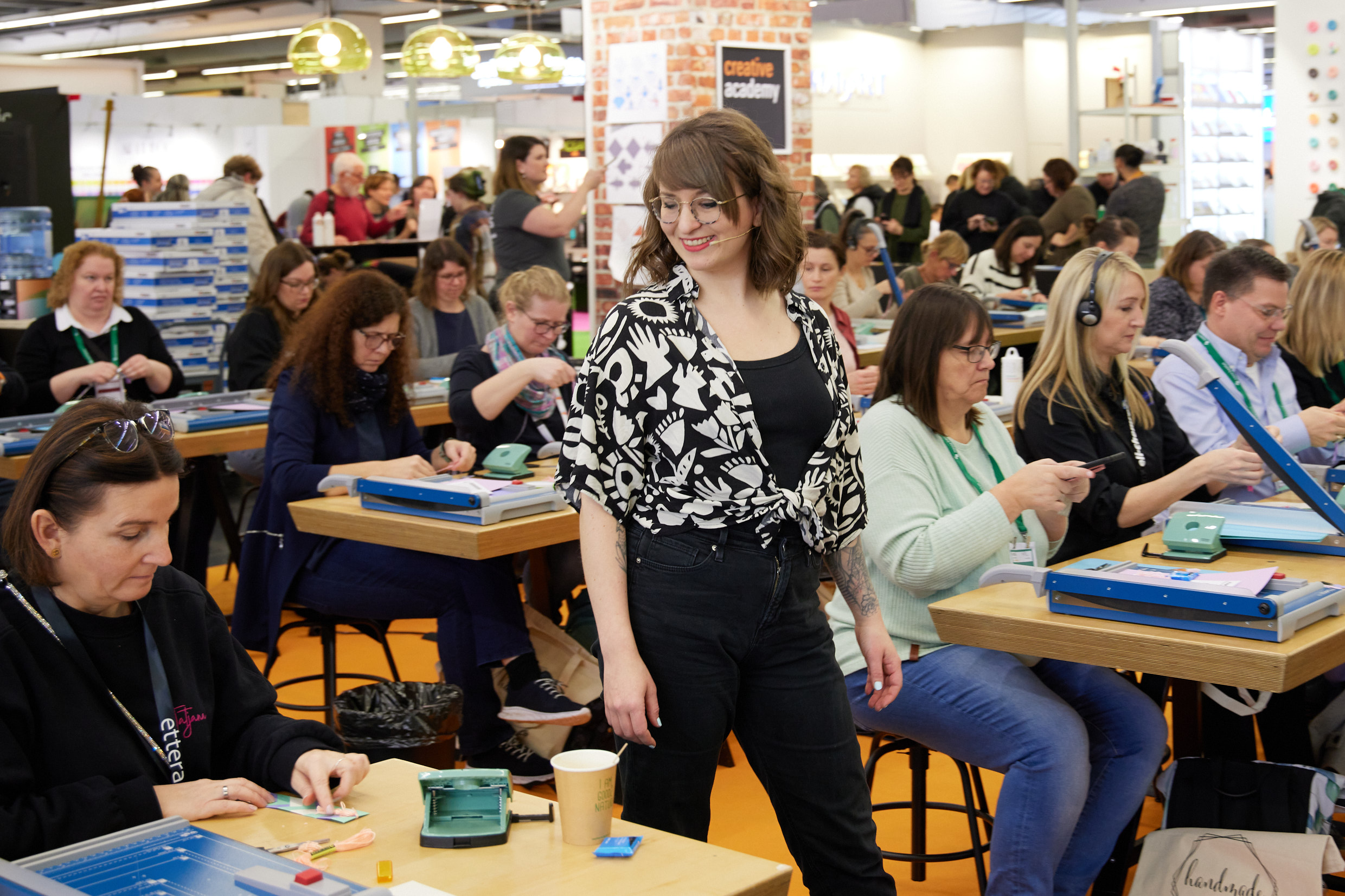 Workshop mit Basteln auf der Creative Academy