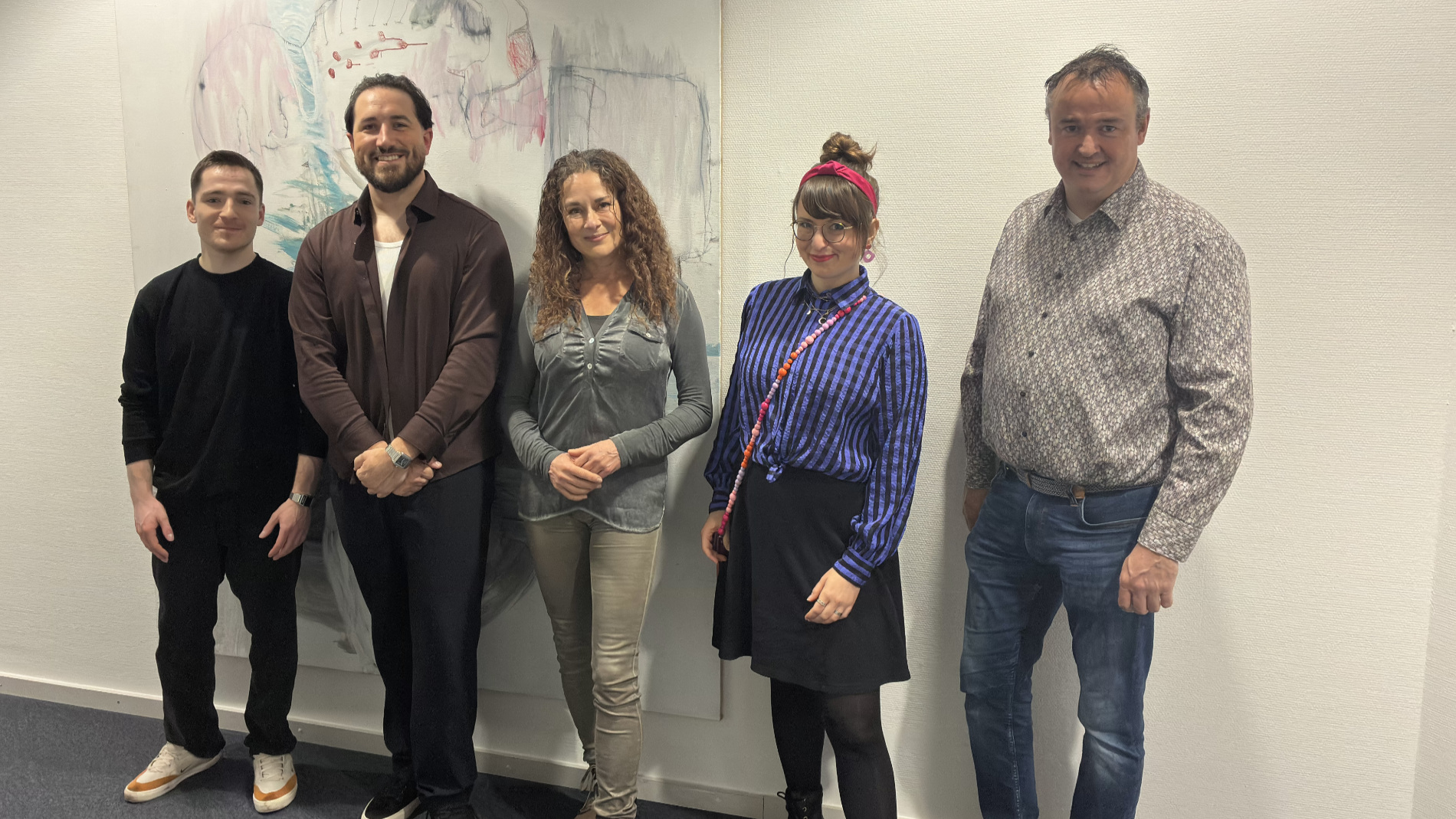 Die fünfköpfige Jury des Creative Impulse Award 2026: v.l. Dominic Gollanek, Scott Stone, Martina Lammel, Lisa Tihanyi und Danny Rombouts. Foto: Messe Frankfurt