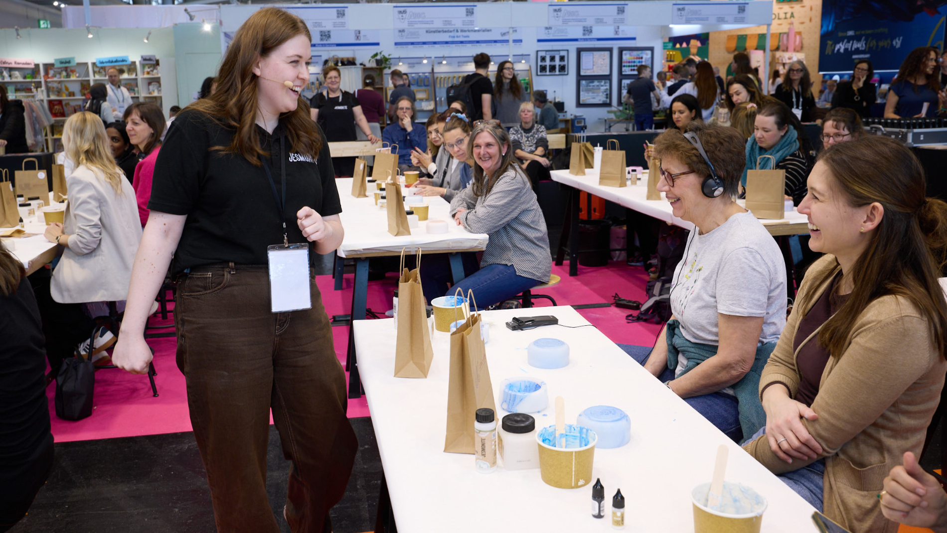 Workshop with trade fair visitors at the Creative Academy