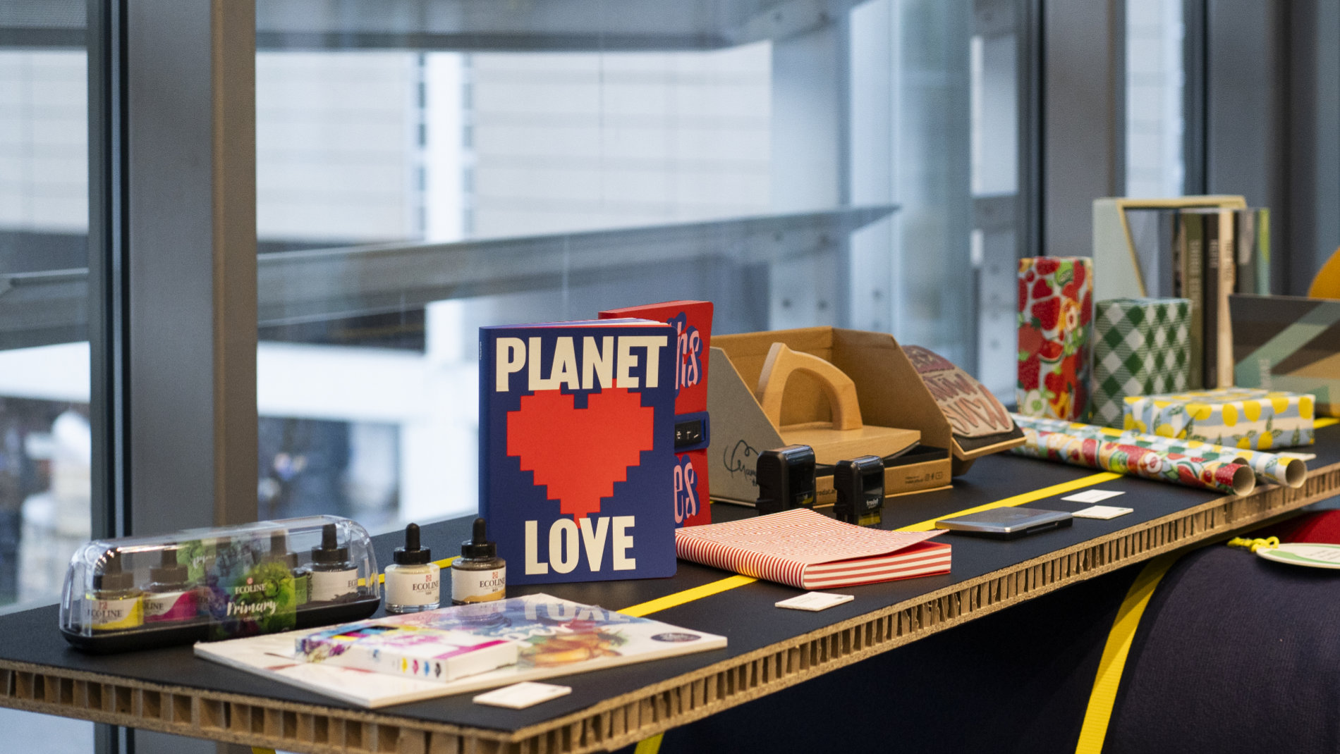 Nachhaltige Produkte auf einem Tisch der Ethical Style Spots
